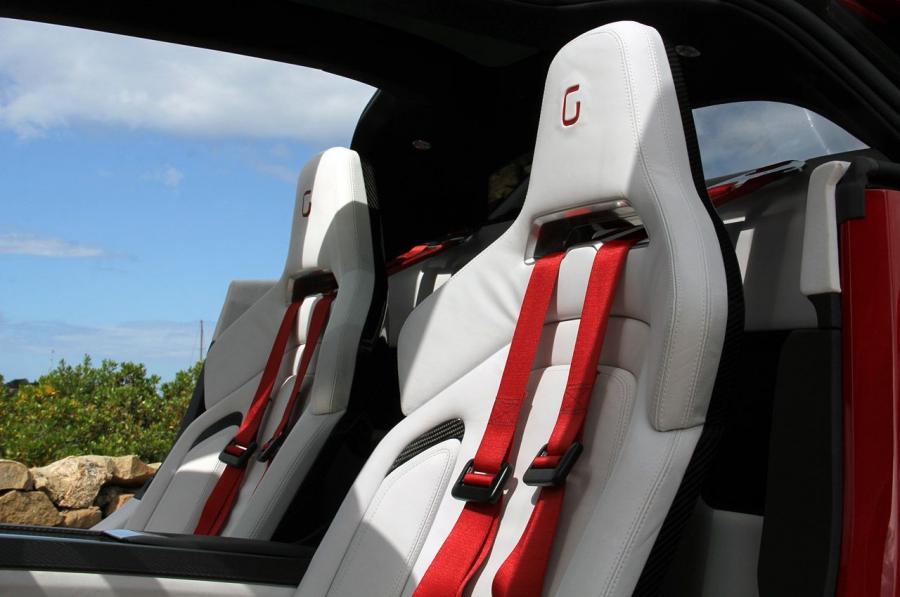 Детали интерьера ItalDesign Parcour Concept 2013 года  (фото 32 из 71)